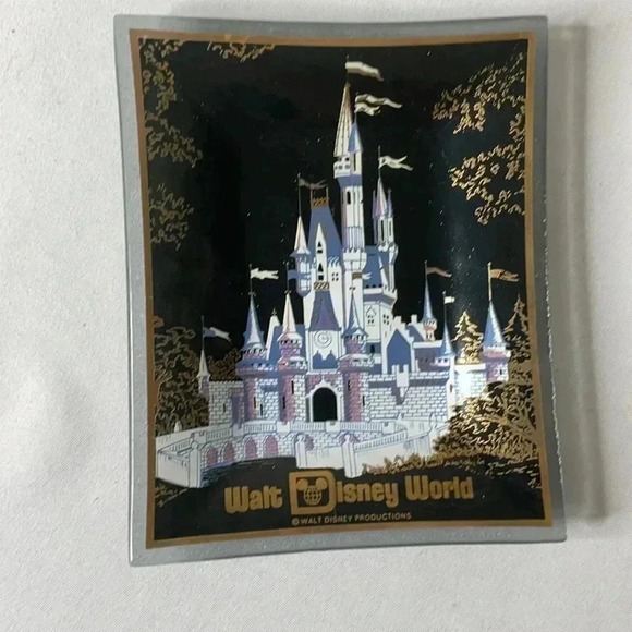 Vintage Walt Disney World Glass Ashtray Change Tray 1970’s Castle - Picture 2 of 9